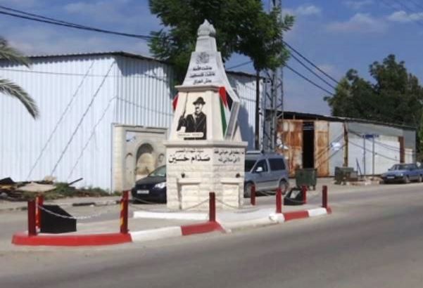 نصب تذكاري لصدام حسين في قلقيلية بالضفة الغربية
