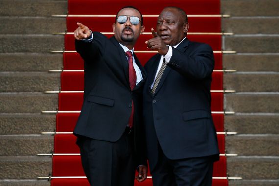 رئيس جنوب أفريقيا سيريل رامافوزا(يمين) ورئيس وزراء إثيوبيا أبي أحمد
