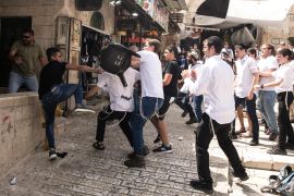 مستوطنون إسرائيليون يعتدون على شاب فلسطيني بالبلدة القديمة في القدس المحتلة