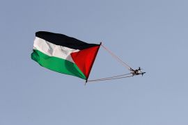 العلم الفلسطيني يرفرف في سماء القدس (غيتي)