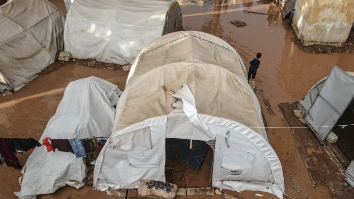 الأمطار والبرد يزيدان مأساة النازحين السوريين