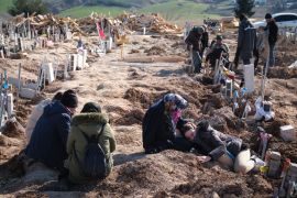 مقابر لعدد من ضحايا زلزال تركيا