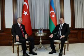 الرئيس التركي رجب طيب أردوغان والرئيس الأذربيجاني إلهام علييف (رويترز)