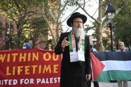 حاخام يتصدر مظاهرات اليهود في نيويورك احتجاجًا على قصف المستشفى المعمداني في غزة (الأناضول)