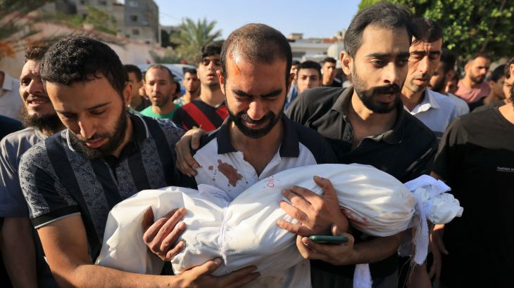 والد طفل من عائلة المجايدة استشهد في غارة إسرائيلية على خان يونس-19 أكتوبر (الفرنسية)