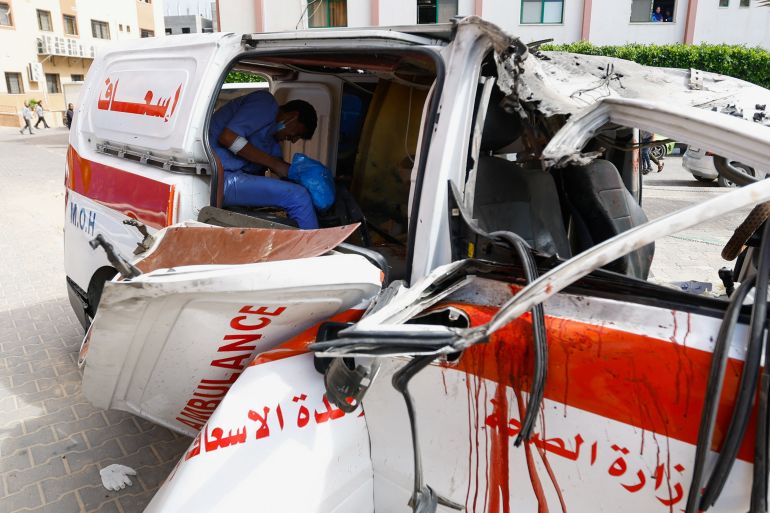 الاحتلال يستهدف بصورة مباشرة سيارات الإسعاف والمسعفين والدفاع المدني في قطاع غزة