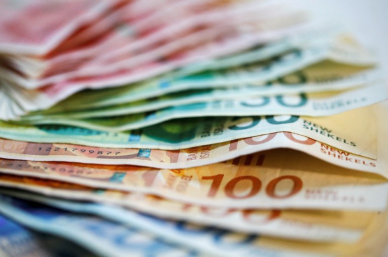 أعلن بنك إسرائيل بيع 30 مليار دولار من العملات الأجنبية للحفاظ على استقرار الشيكل