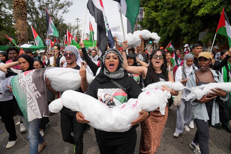 مظاهرات في كيب تاون احتجاجا على الحرب الإسرائيلية على قطاع غزة
