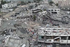 مشاهد جوية للدمار في مدينة الزهراء وسط غزة