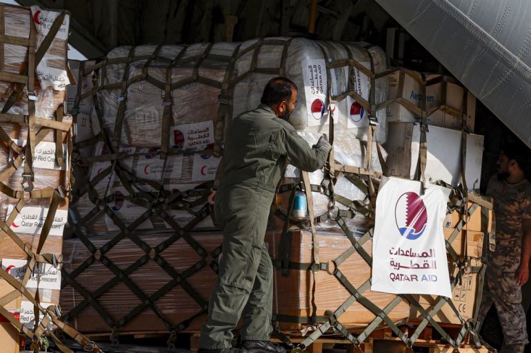 أرسلت قطر 10 طائرات محمّلة بأكثر من 358 طنا من المساعدات منها مستشفى ميداني إلى مدينة العريش المصرية