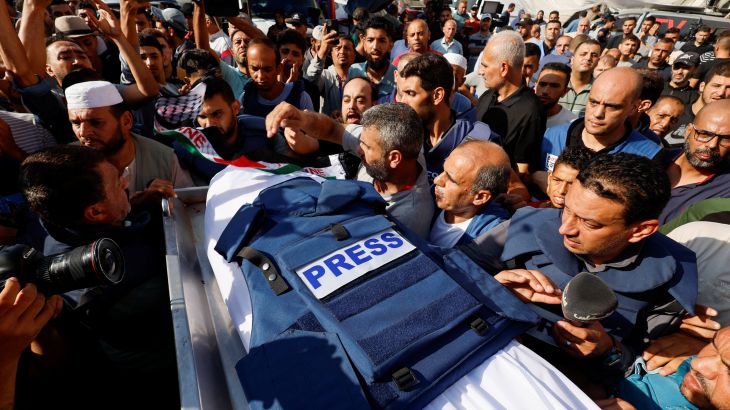 اللجنة لفتت إلى أن الصحافة في غزة قُيدت بشكل حاد تحت وطأة الحرب الإسرائيلية (رويترز)