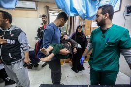 جرحى في أحد مستشفيات قطاع غزة (غيتي)