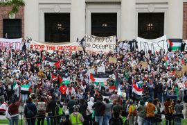 مظاهرات داعمة لفلسطين داخل جامعة هارفارد (رويترز)