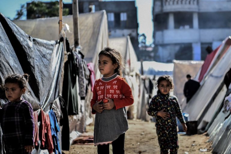 آلاف الأطفال في غزة يعيشون أوضاعا بالغة القسوة