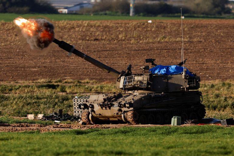 قوات إسرائيلية تقصف غزة