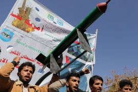الحوثيون تعهدوا بمواصلة استهداف السفن الإسرائيلية حتى يتوقف العدوان على غزة