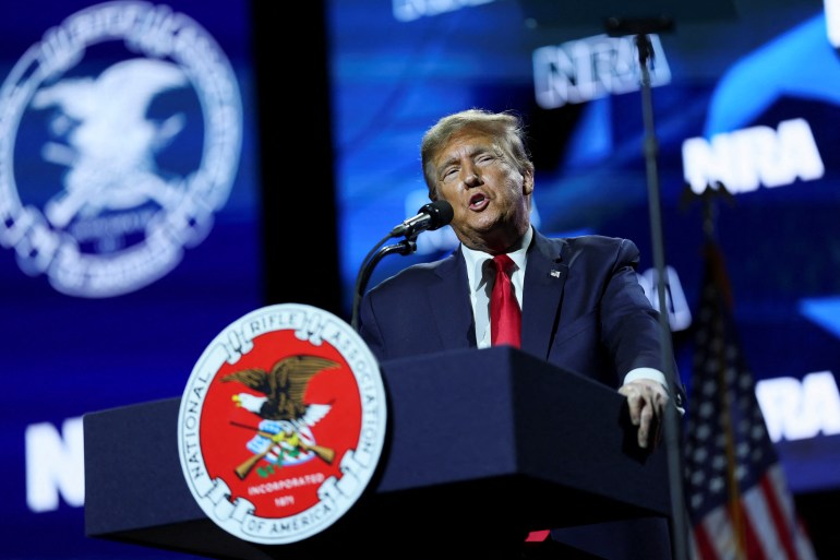 ترامب سخر من ذاكرة بايدن اثناء كلمته أمام مؤتمر للجمعية الوطنية للسلاح في ولاية بنسلفانيا
