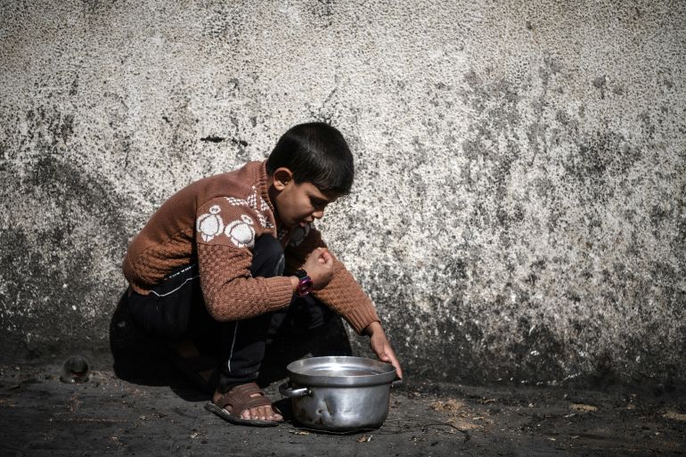 حكومة غزة تحذر من مجاعة في شمال القطاع