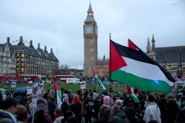 مظاهرات تضامن مناصرة لغزة في بريطانيا (رويترز)