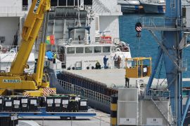 عادت السفن التي تحمل مواد الإغاثة إلى الإبحار من ميناء لارنكا في قبرص (رويترز)