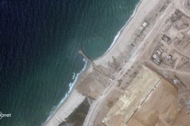 صورة أقمار صناعية تم الحصول عليها من Planet Labs PBC في 25 أبريل وتم التقاطها تظهر رصيفًا مؤقتًا للمراكب الصغيرة على ساحل قطاع غزة (الفرنسية)